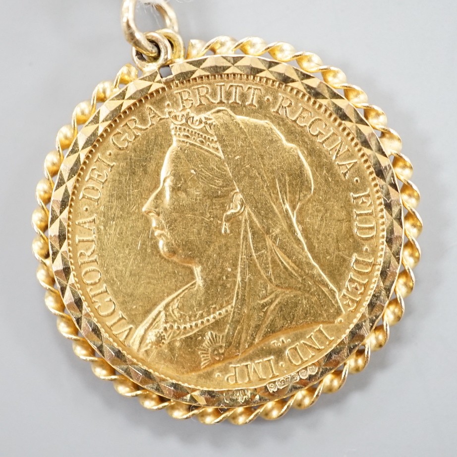 A Victoria 1899 gold sovereign, now in modern 9ct gold pendant mount, 9.6 grams.